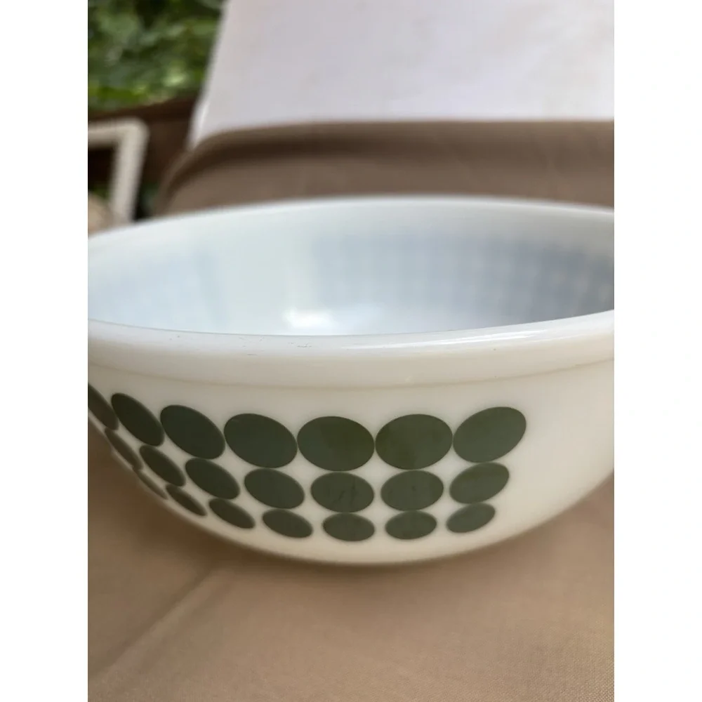 Vintage PYREX Green Polka Dot Mixing Nesting Bowl #404 Milk Glass 4 Qt